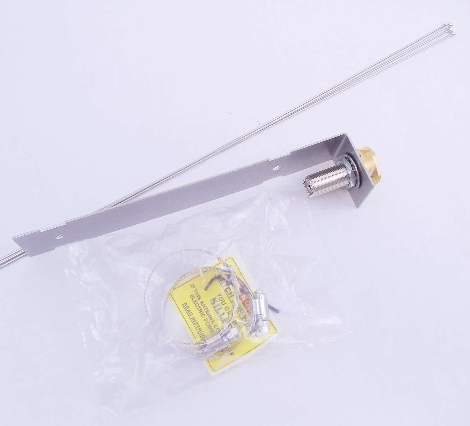 MAXRAD - 132-512 MHZ BASE ADAPTER KIT FOR 3/4" MOTOROLA TYPE MOUNTS, SO239 TERMINATION